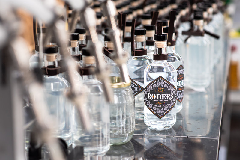 Gin Roders ginebra artesanal, La clandestileria