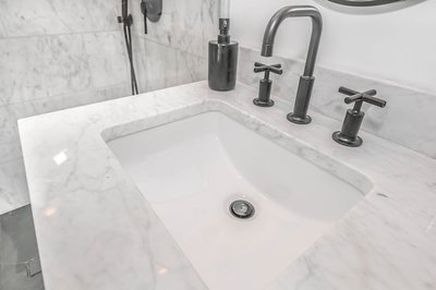 Cómo elegir la encimera de baño ideal para tu hogar