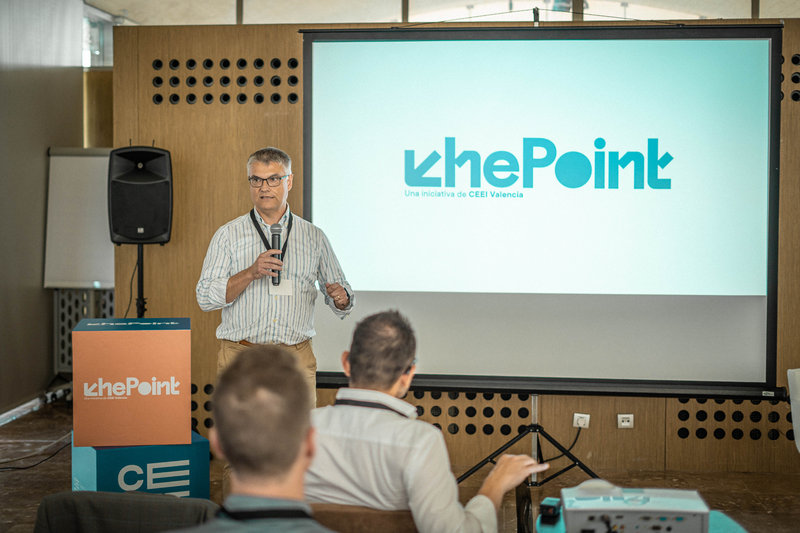 thePoint. Empieza algo bueno (8)[;;;][;;;]