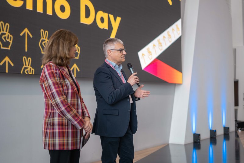 Imagen Demo Day 6� Edici�n ScaleUp[;;;][;;;]