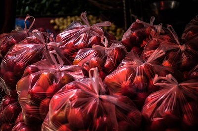 Las bolsas de plástico reciclado están exentas de cobro