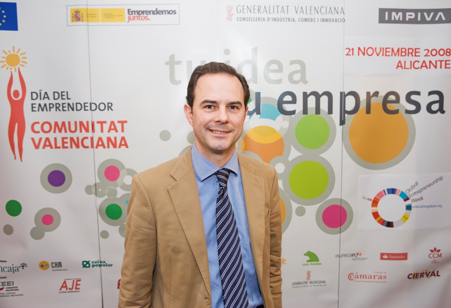 Carlos Castillo, Presidente JOVEMPA, en el Encuentro Empresarial Alicante Enr�date 2008