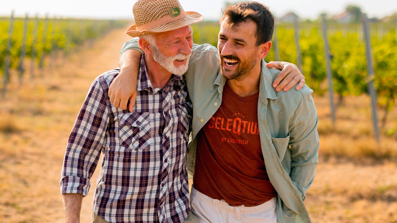 Agricultores ecológicos colaborando con Seleqtium