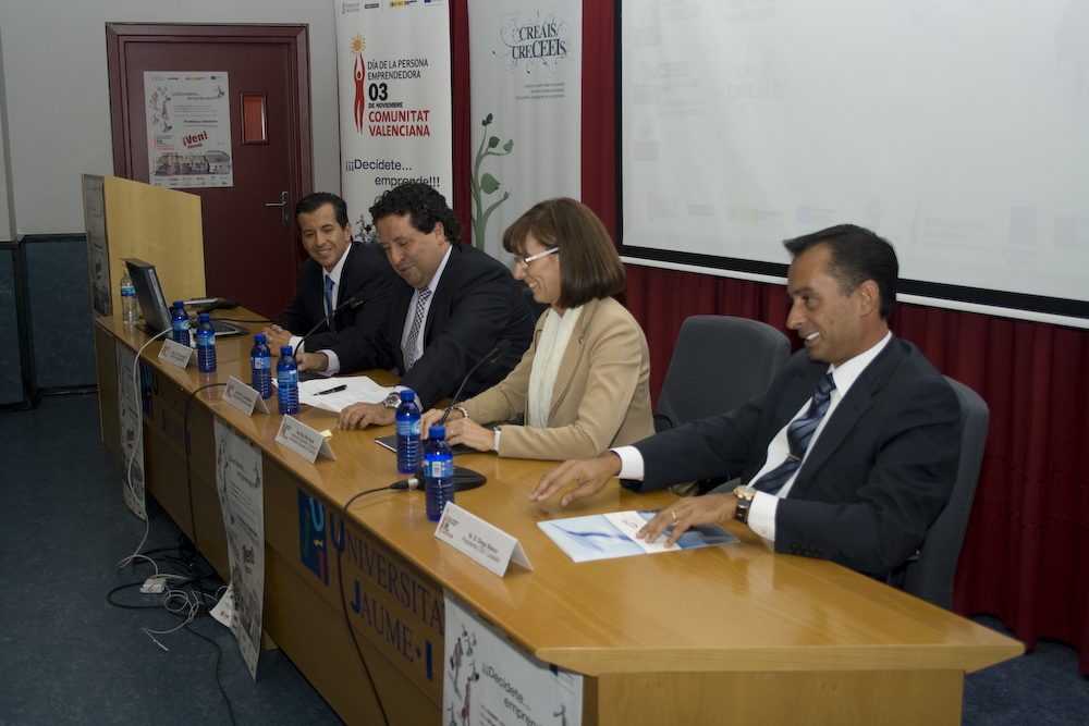 DPE Castellón 2011: Acto Institucional. Dña. Pilar García, Vicerrectora de estudiantes, empleo e innovación educativa de la UJI
