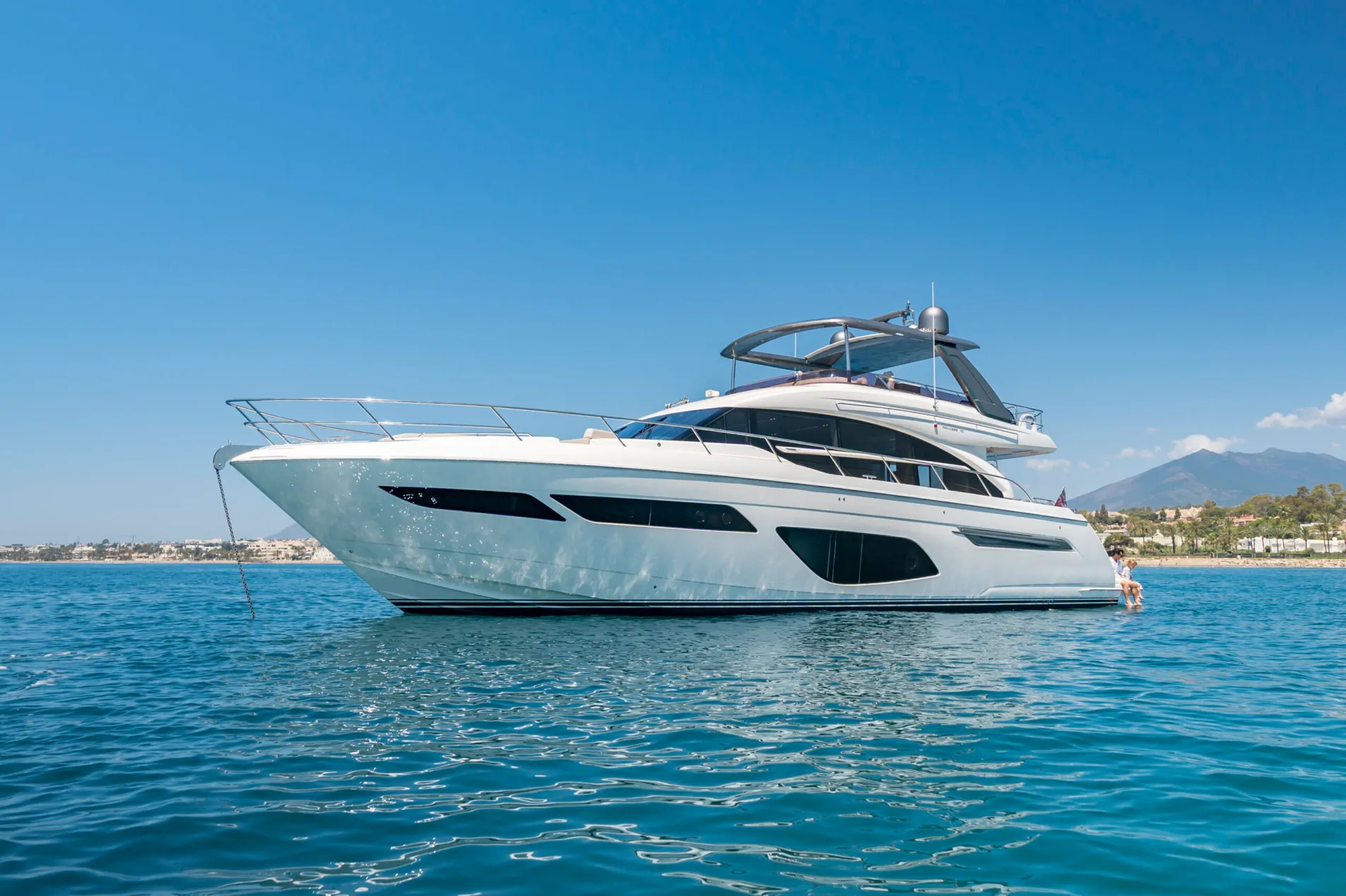 Royal Catamaran - Alquiler de Barcos Marbella