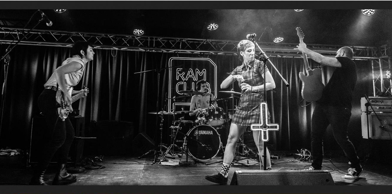 Navajazo por un chandal l M�sica con alma punk