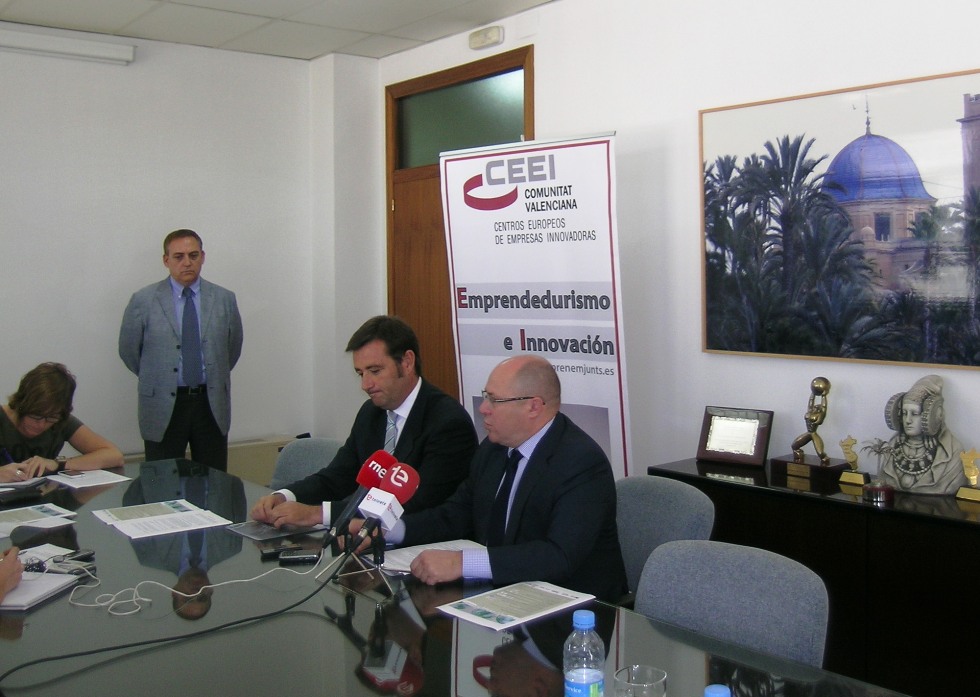 IMG firma convenio CEEI Elche - AEBA 04