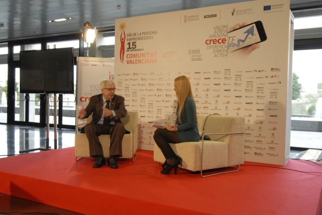 37 DPECV2012 Set Entrevistas Feria Valencia 15N.  Salvador Gil Giron�s