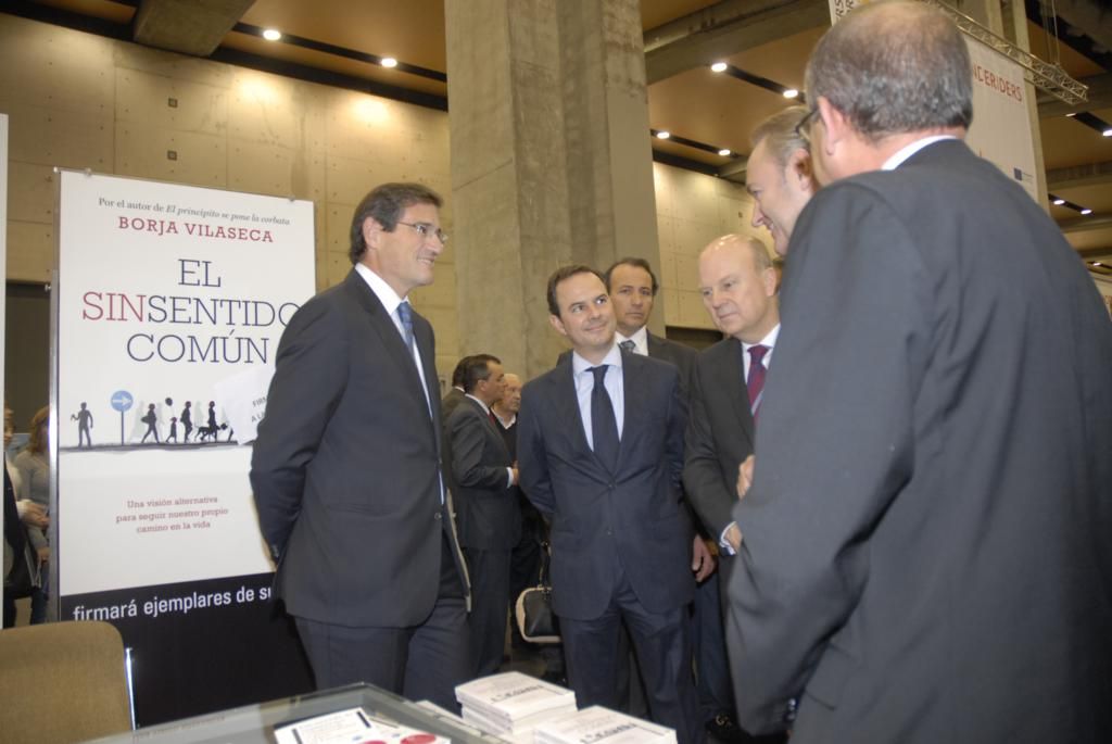 269 DPECV2012 Albert fabra visita la librer�a