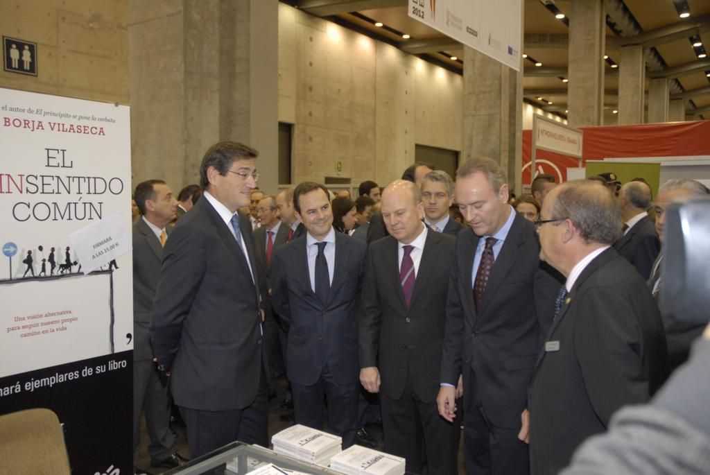 271 DPECV2012 Albert fabra visita la librer�a