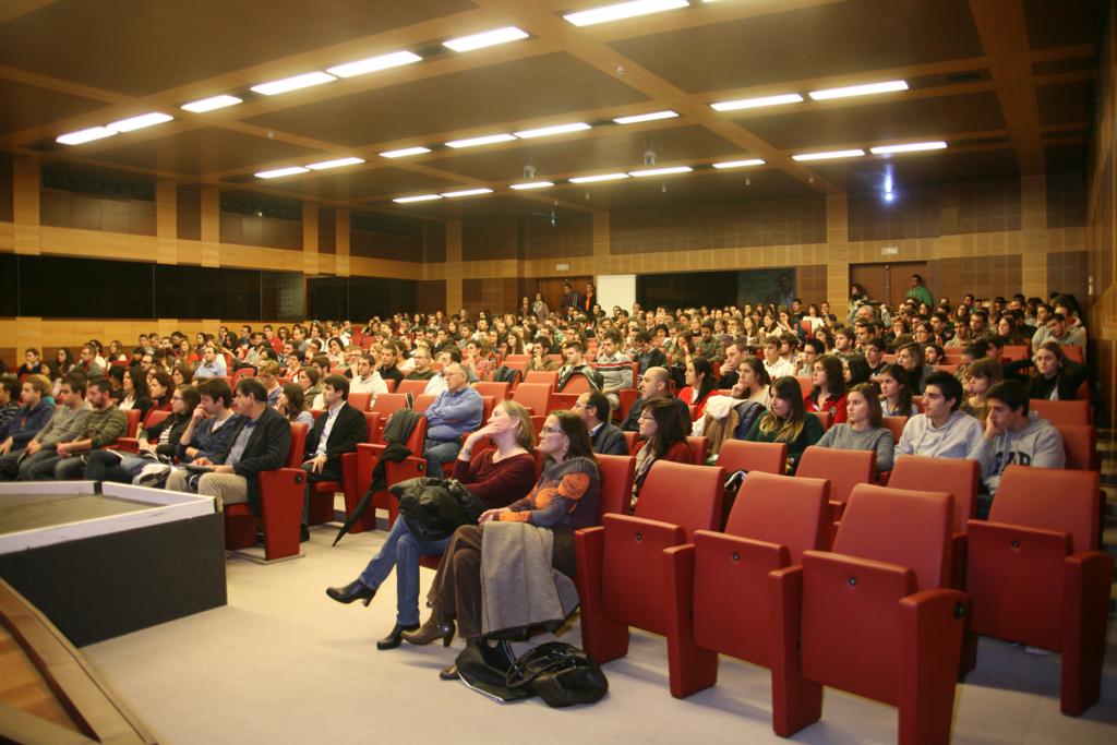 Sesiones Emprende+ DPECV12 Si el barco se hunde, ¿por qué no vas en helicóptero? 05