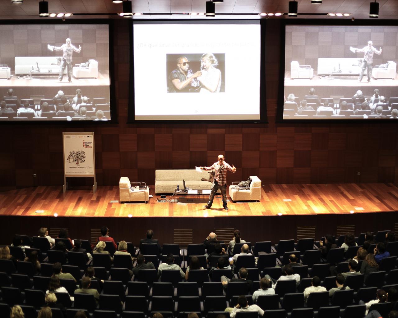 270 DPECV2011 centro eventos sesiones isra garcia