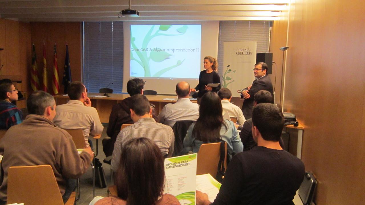 Presentaci�n VI Edici�n Creaci�n y Desarrollo Estrat�gico de Empresas Innovadoras. Edurne Zubiria y Luis Miguel Batalla, t�cnicos del CEEI.