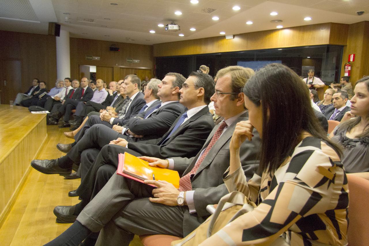 Autoridades y patrocinadores en la presentaci�n del DPECV2013