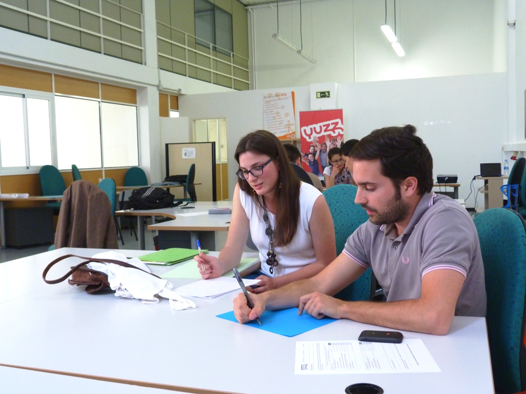 2� Sesi�n Yuzz. La idea y DAFO. Javier Rom�n y Patricia Merodio