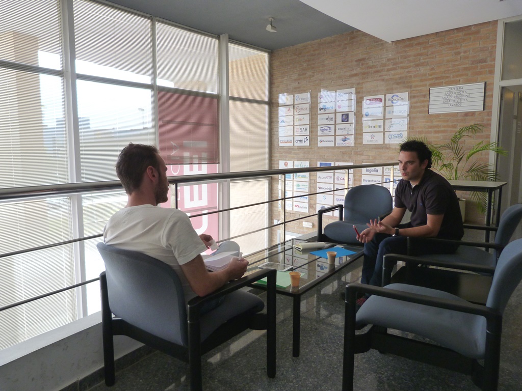 2� Sesi�n Yuzz. La idea y DAFO. Ricardo Candela y Ra�l Cabanillas