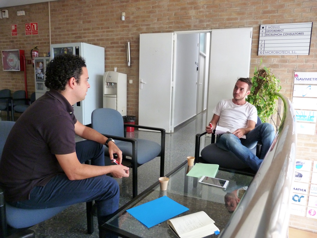 2� Sesi�n Yuzz. La idea y DAFO.  Ra�l Cabanillas y Ricardo Candela