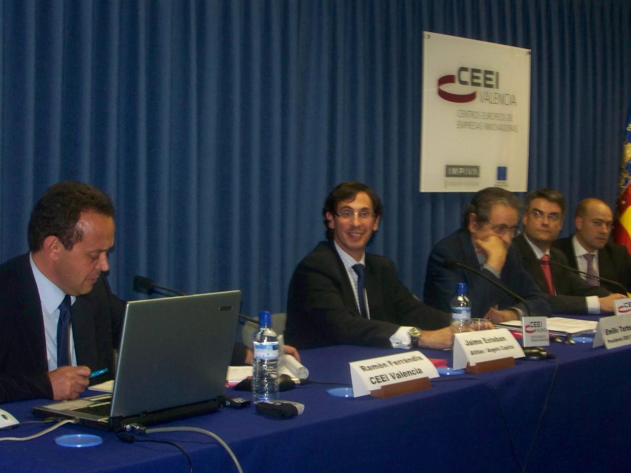 Mesa ponentes foro de financiaci�n 2008 CEEI Valencia