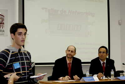 Participante realizando ‘elevator pitch’.