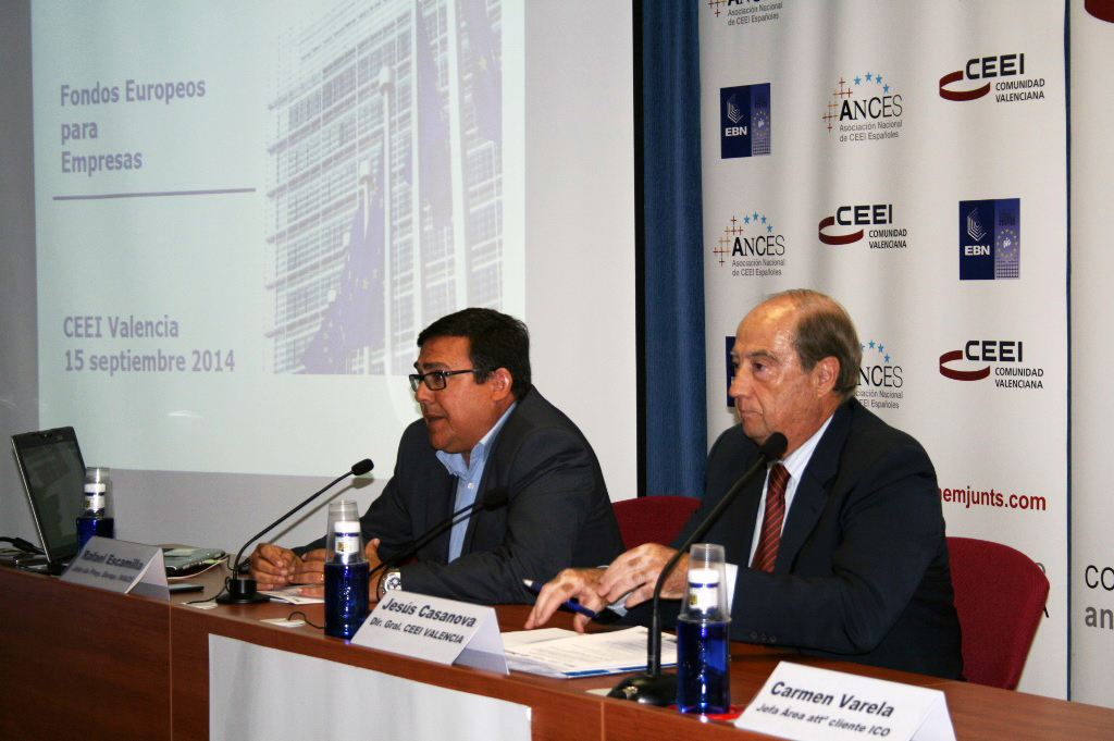 Rafael Escamilla y Jes�s Casanova durante el foro