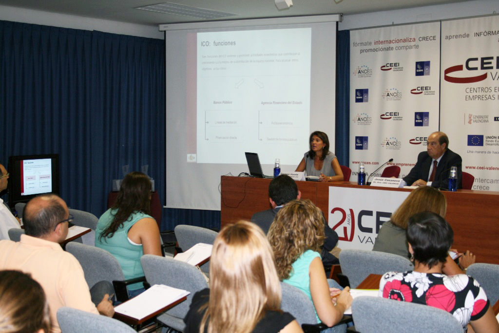 Carmen Varela durante su intervenci�n en el foro