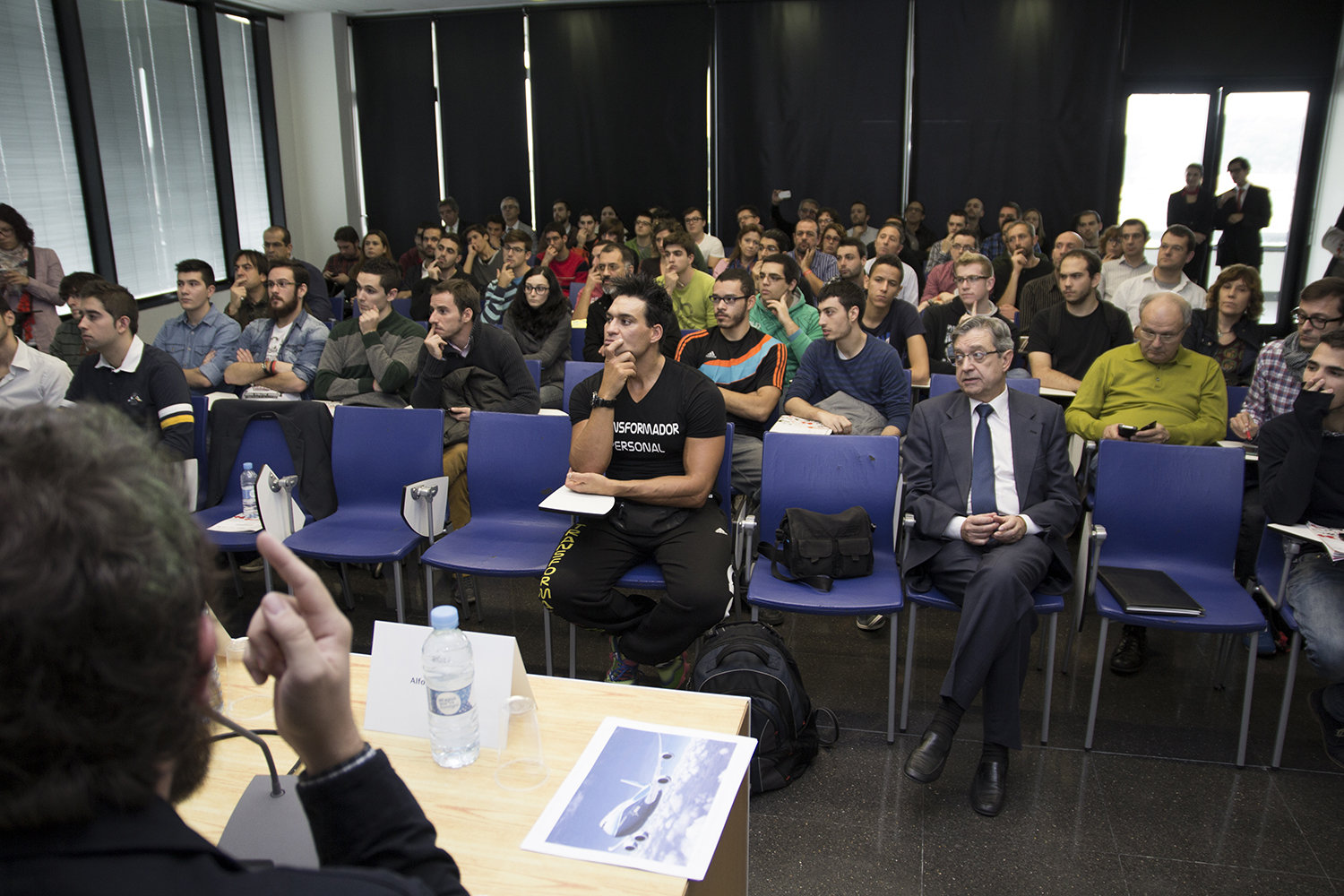 Centro de Eventos. Emprendedores versus inversores. #DPECV2014