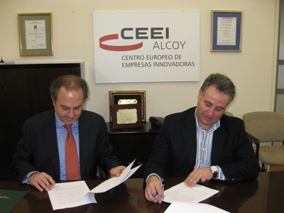 Memoria 2009.Firma Convenio CLARKE