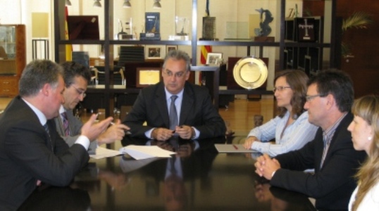 Memoria 2009. Firma Convenio Ayuntamiento Benidorm