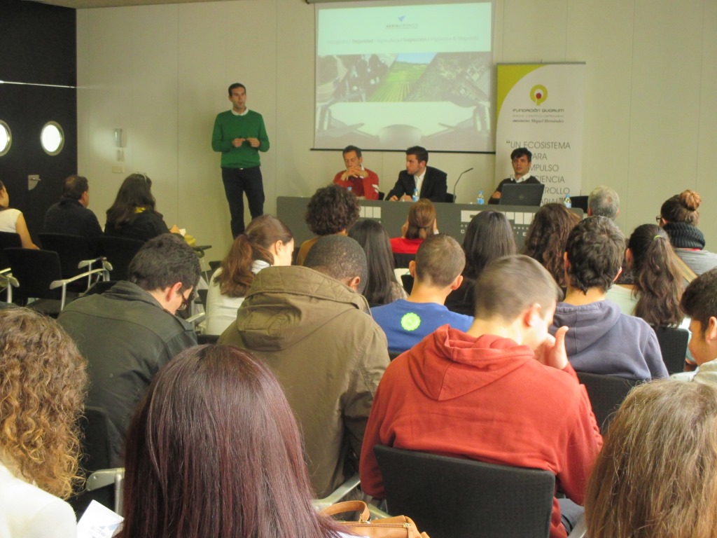 #EnredateElx 2015 Taller 4 Experiencias Innovadoras: drones, cohetes suborbitales y Fotos 360