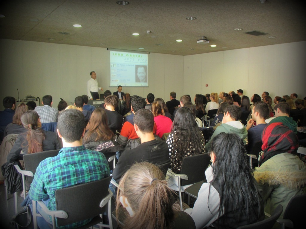 #EnredateElx 2015 Taller 6 Lean Startup-Como optimizar tu modelo de negocio