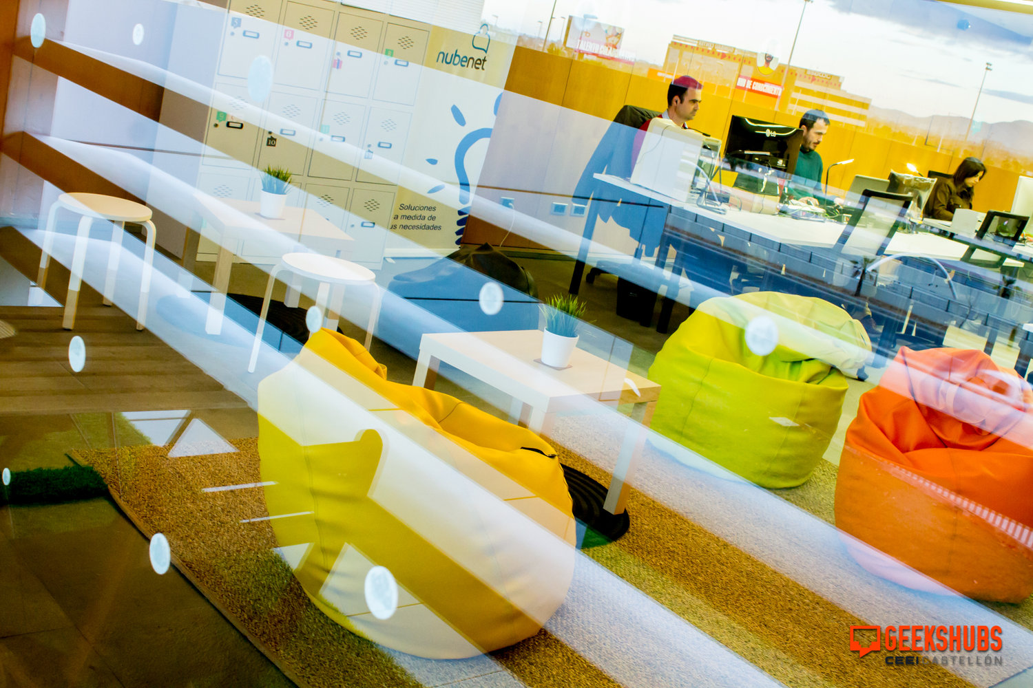 nuestros coworkers trabajando