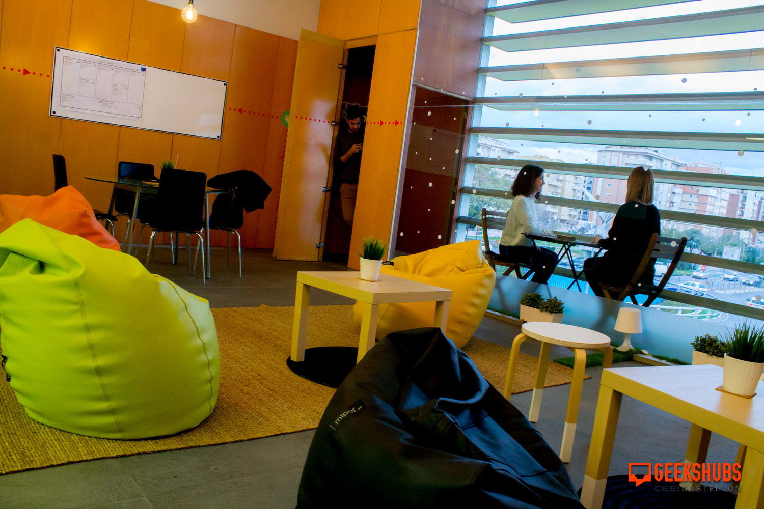 �Un caf�?[;;;][;;;]