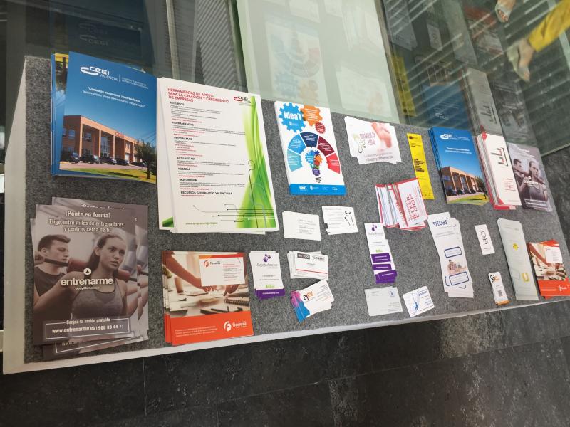 Expositor de Intercambio de Tarjetas en Focus Pyme y Emprendimiento Horta[;;;][;;;]