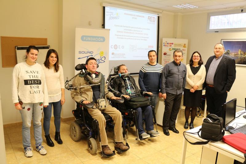 Participantes del programa con representantes de las entidades promotoras de ETCA en la presentación de Coto Consulting