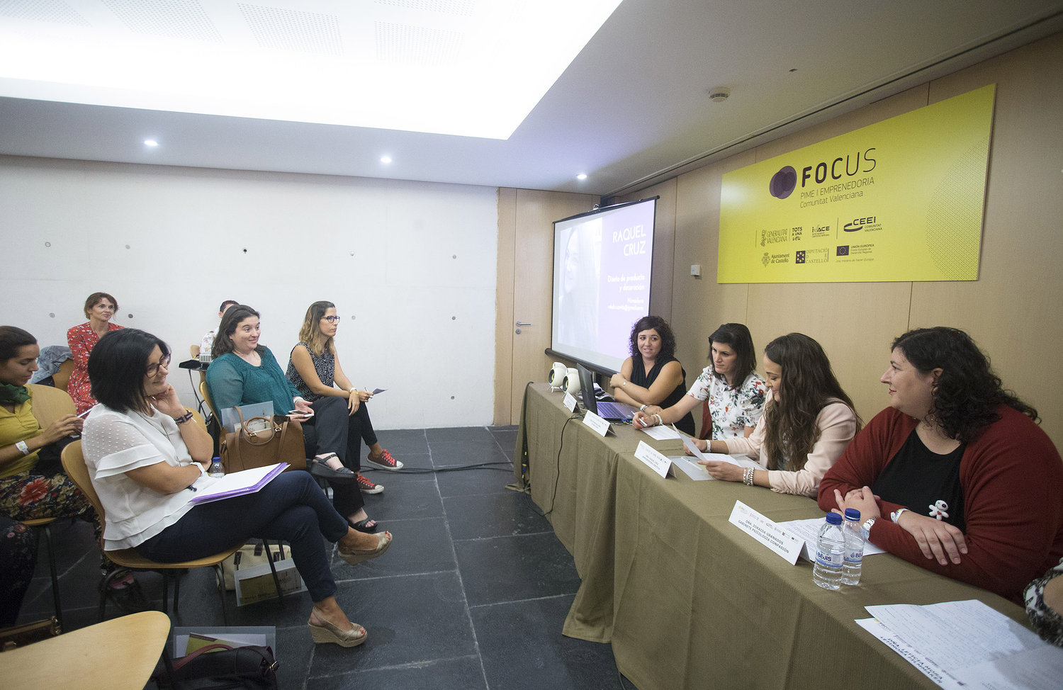 Innovaci�n social y colaborativa: Una red de apoyo de mujeres emprendedoras[;;;][;;;]