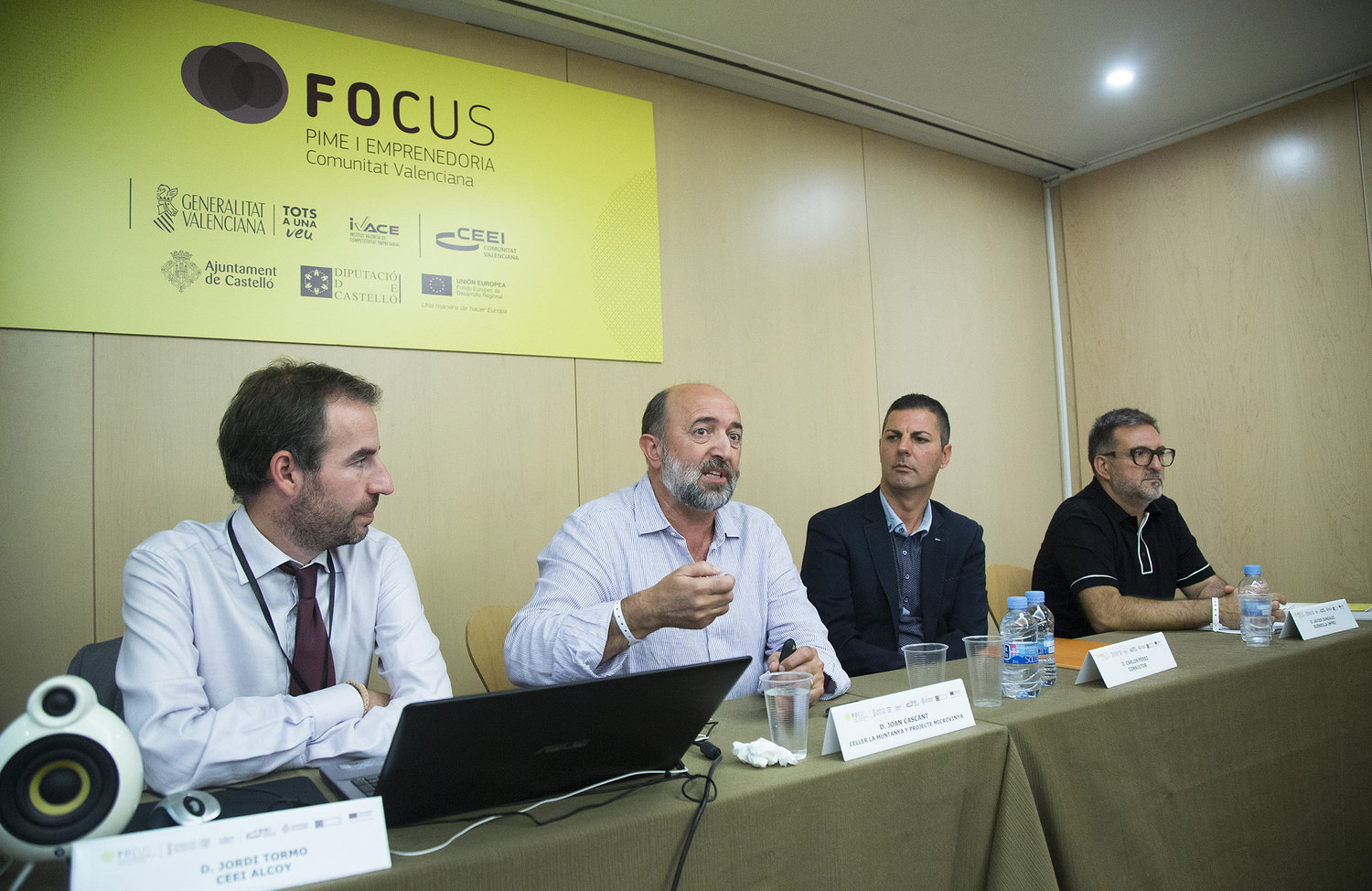 Experiencias innovadoras: de la reinvenci�n al �xito[;;;][;;;]