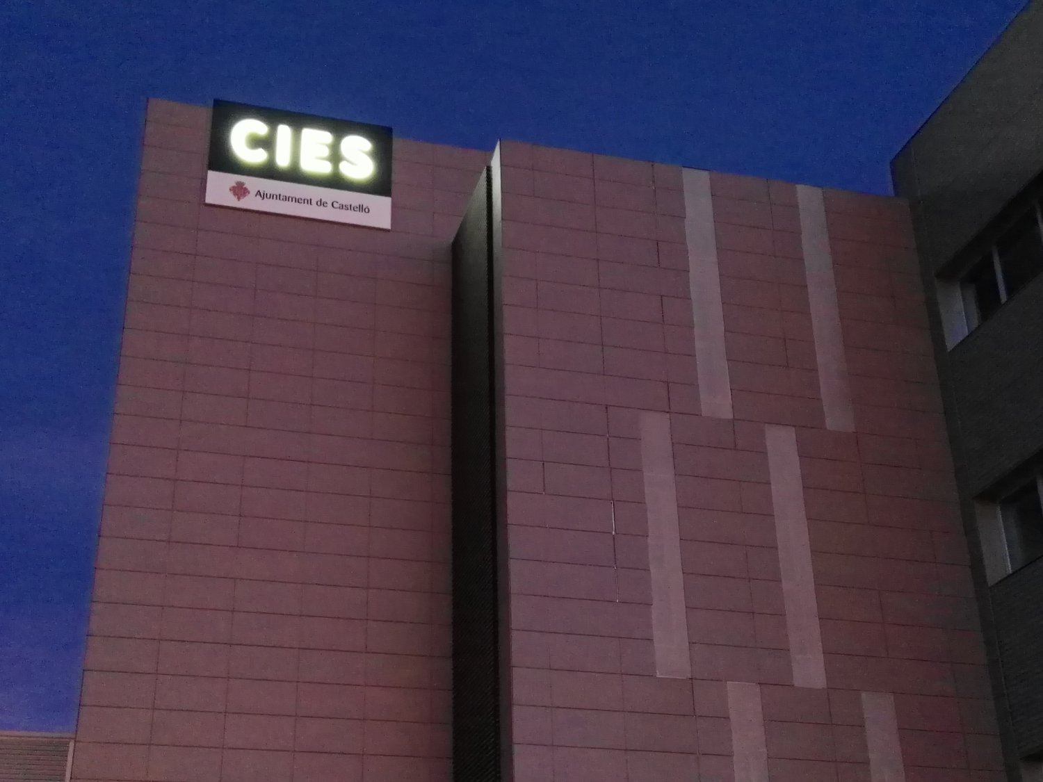 Castell�CREA [emprendimiento] Edif. CIES - Ajuntament de CASTELL�