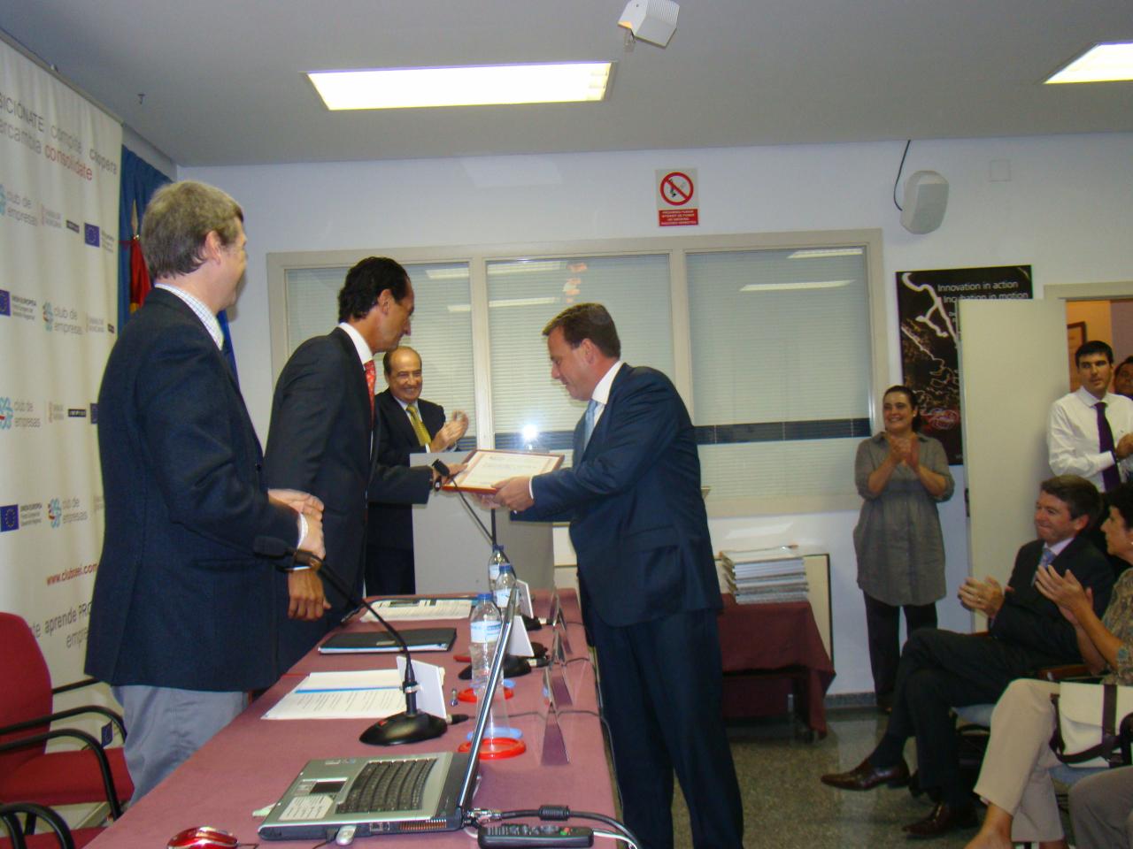 Emilio Mateu Tecnolog�a Corte e Ingenier�a, s.l. 