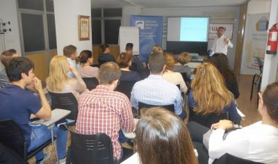 Sesión formativa sobre el RGPD a los empresarios de Alzira