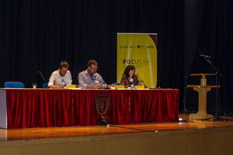 Mesa redonda: Espacios p�blicos para el fomento de iniciativas de econom�a social[;;;][;;;]