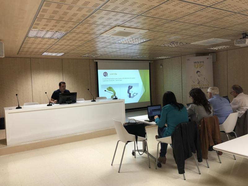 Fase preselecci�n proyectos MOVE UP! Emprende con �xito 2018[;;;][;;;]