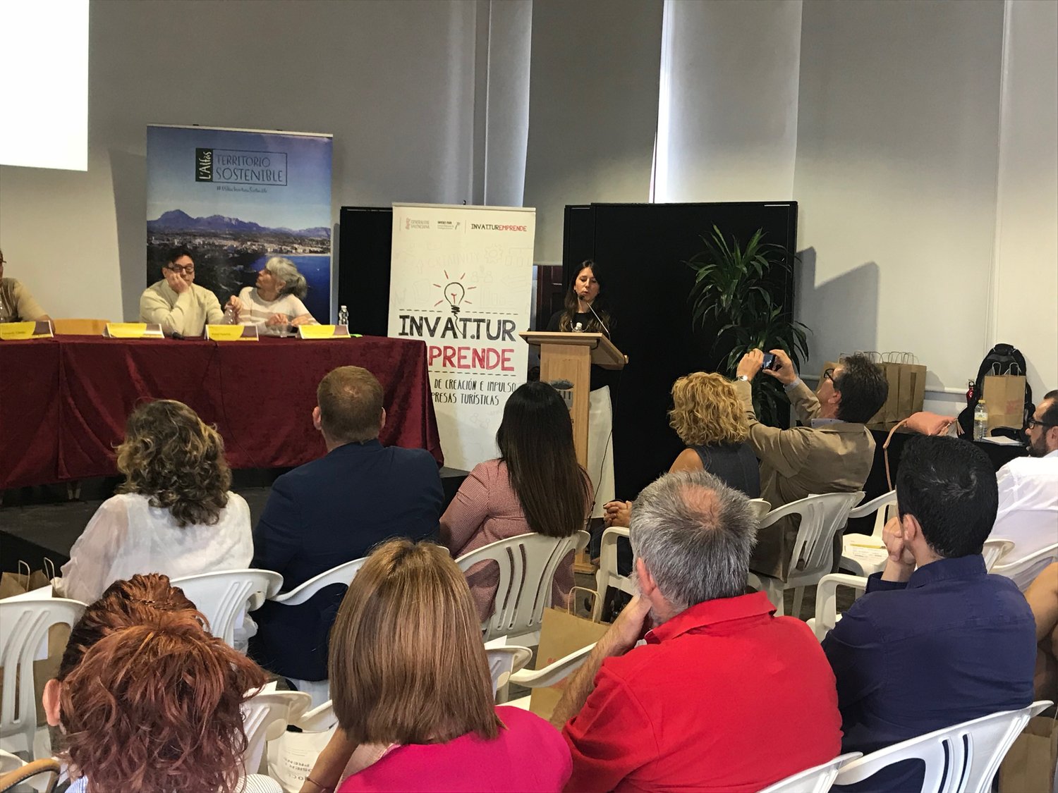 Mesa Redonda casos de �xito de Econom�a Circular en el territorio[;;;][;;;]