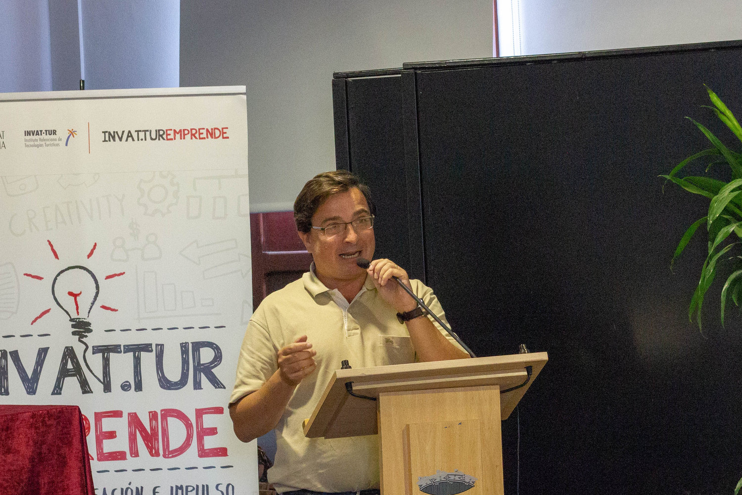 Mesa redonda casos de �xito de econom�a circular en el territorio[;;;][;;;]