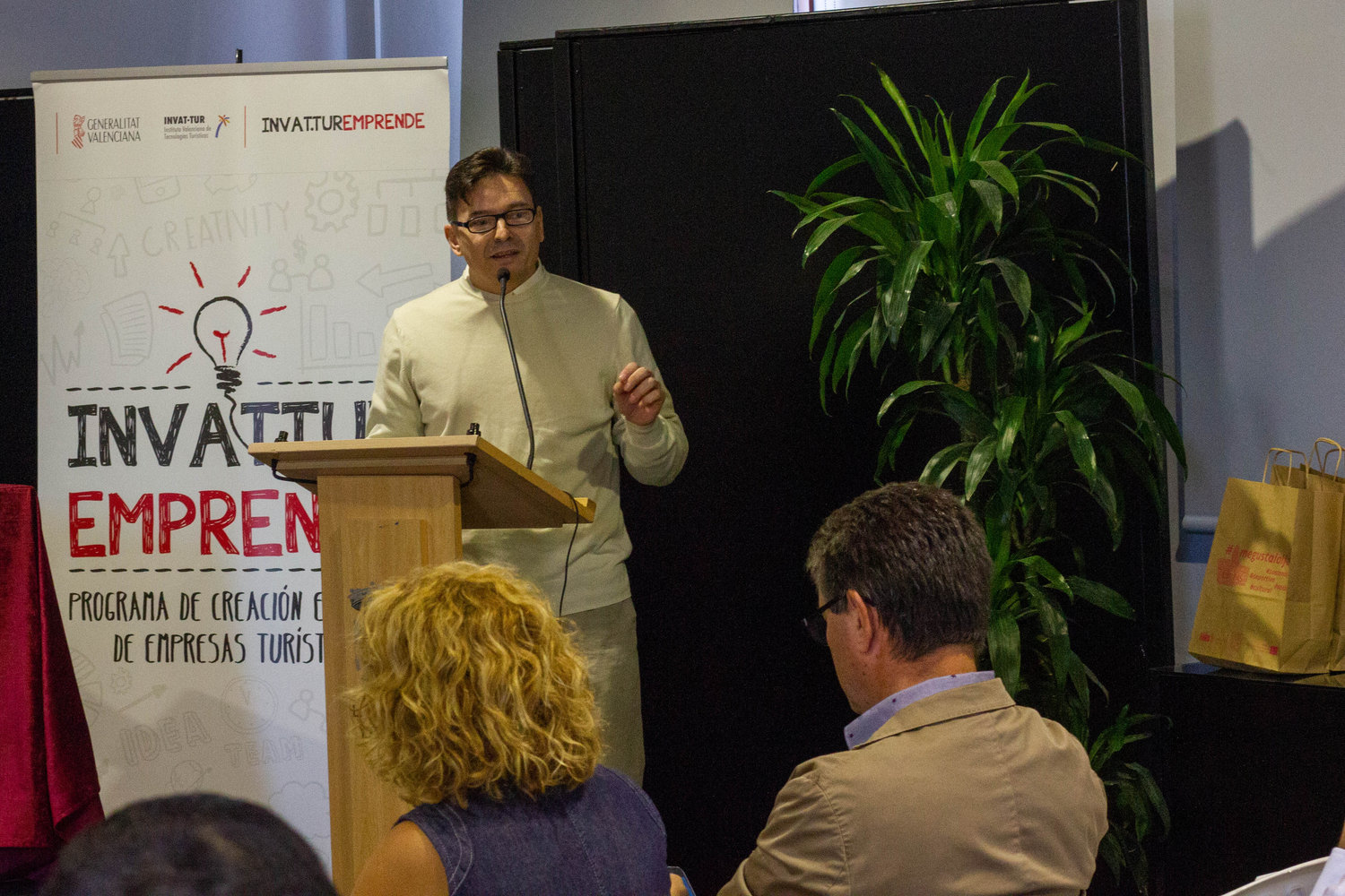 Mesa redonda casos de �xito de econom�a circular en el territorio[;;;][;;;]