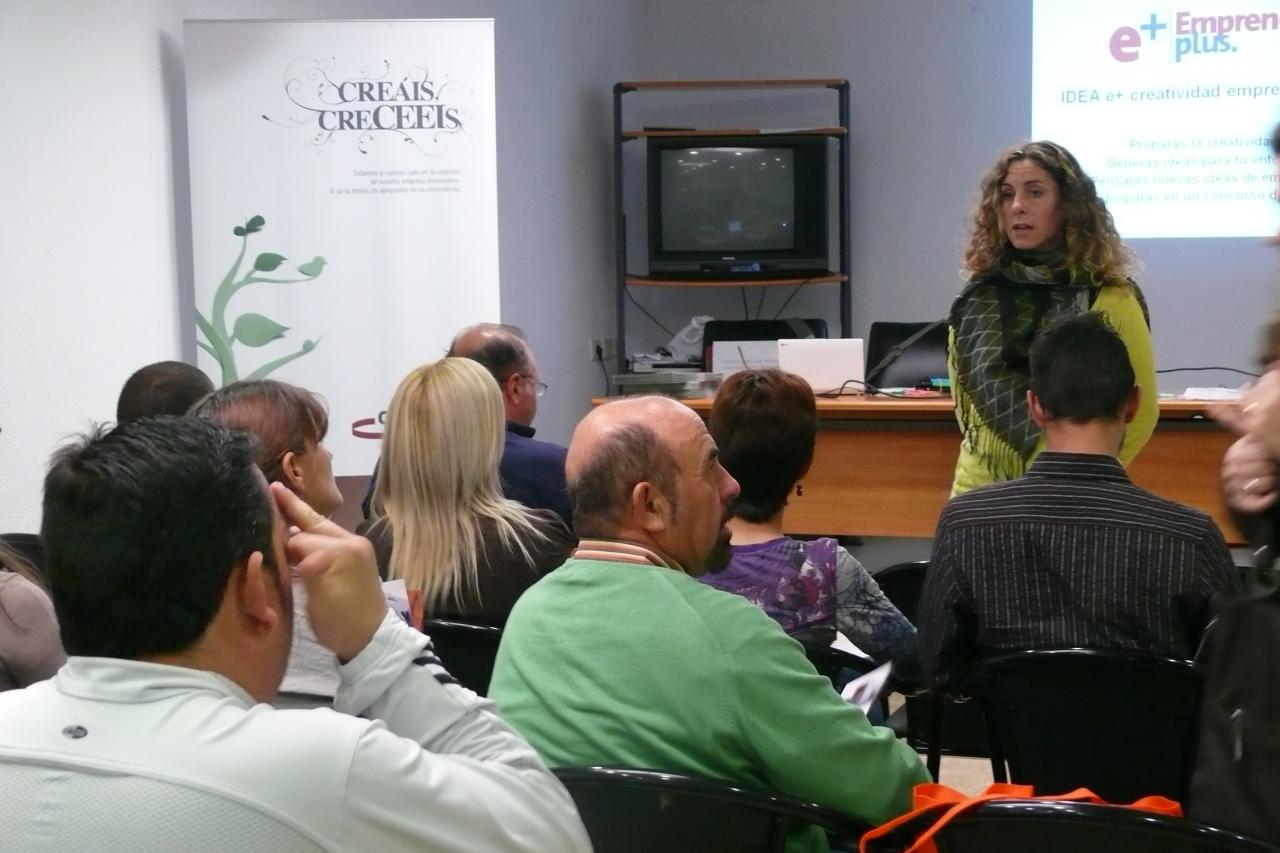 Emprende +: Taller de ideas. Creatividad. Jornada en Xilxes 01-04-2011