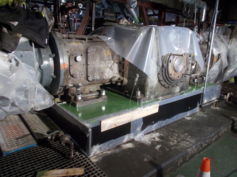 Sustituci�n de grout e inyecci�n de resina en compresor Howden Thomassen